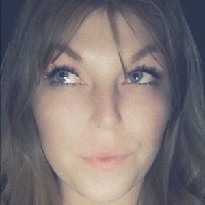 🧳 Clearing out my closet 💀